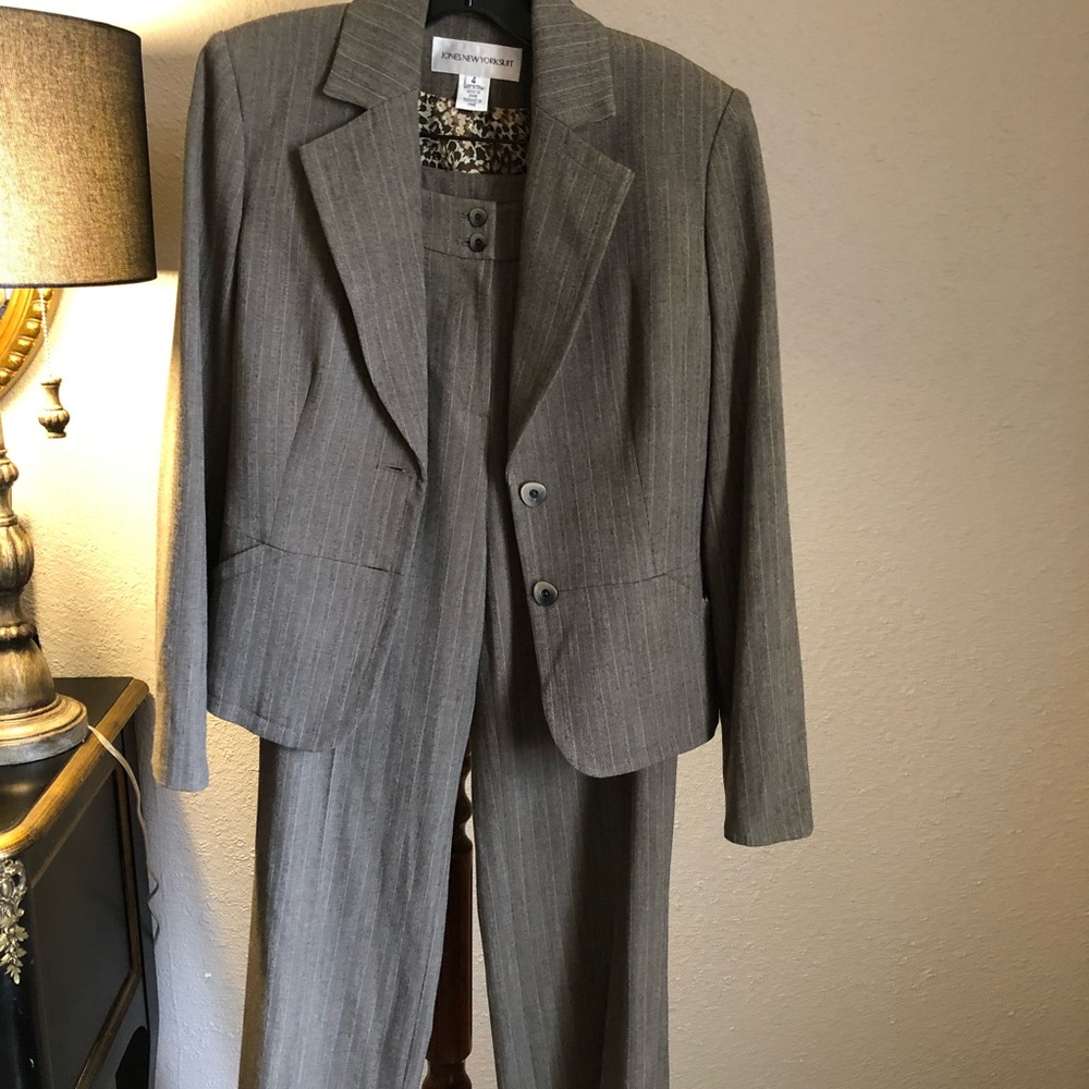 Jones New York Suit Set